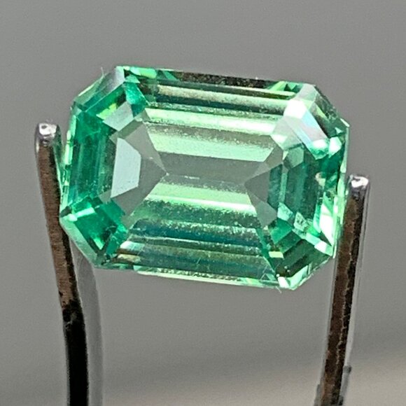Jewelry - Certified Green Sapphire Gemstone